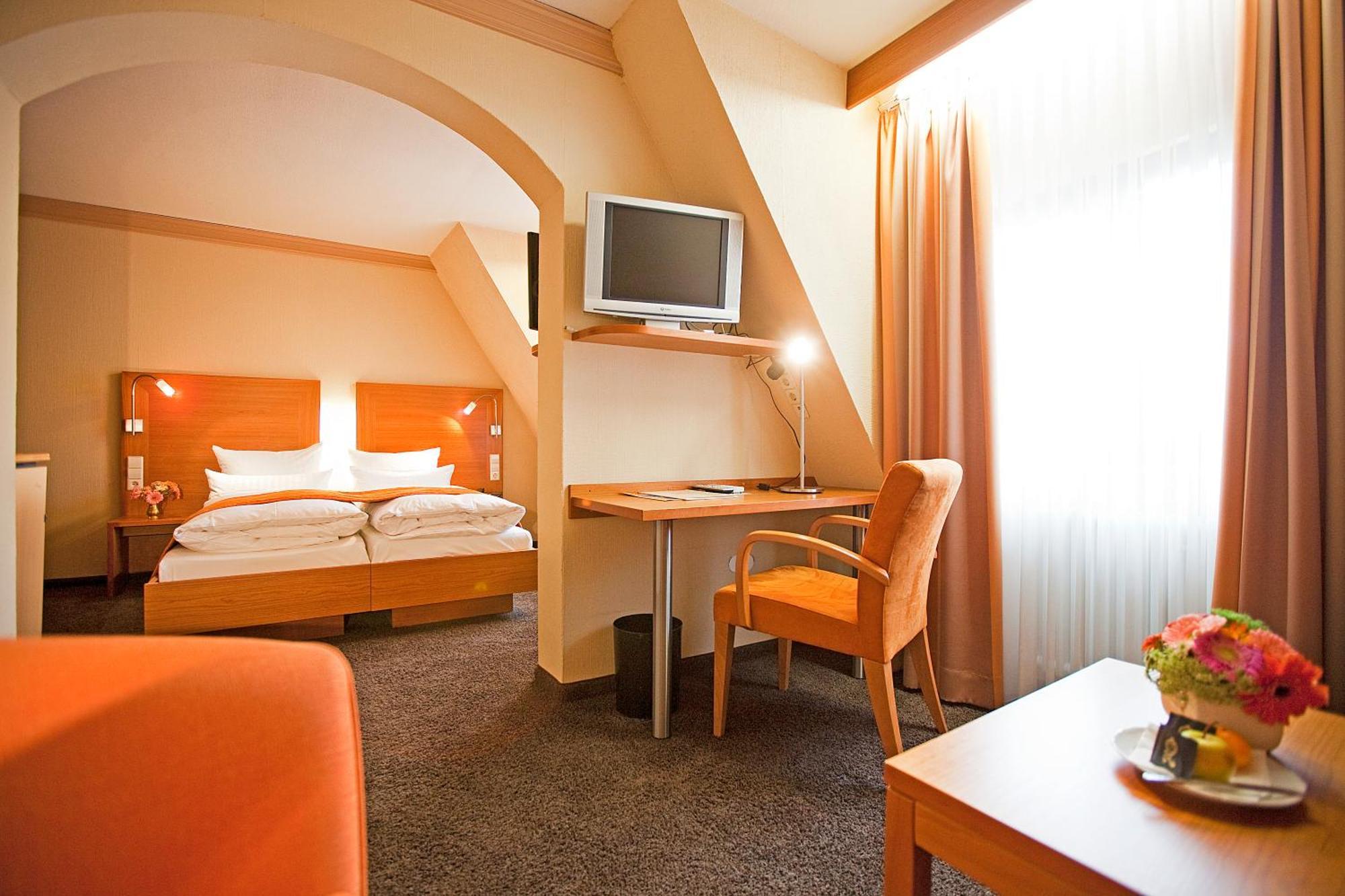 Hotel Krone Ohg Gerlingen Room photo